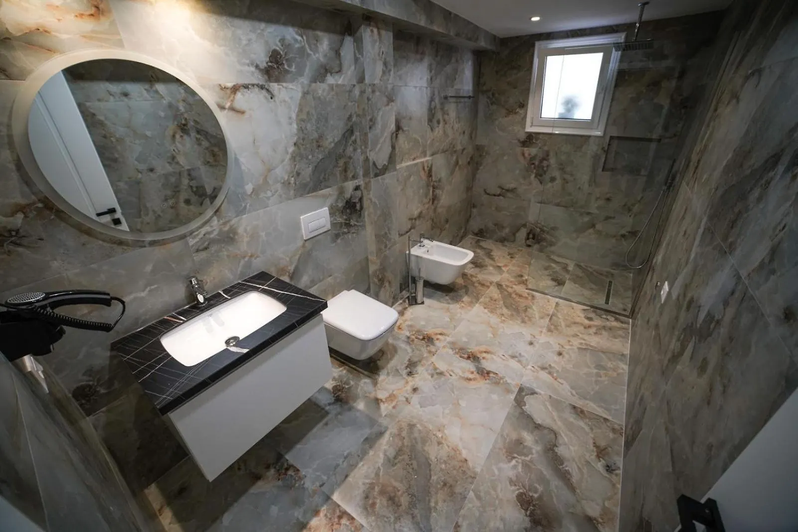 Oni Apartments Sarande