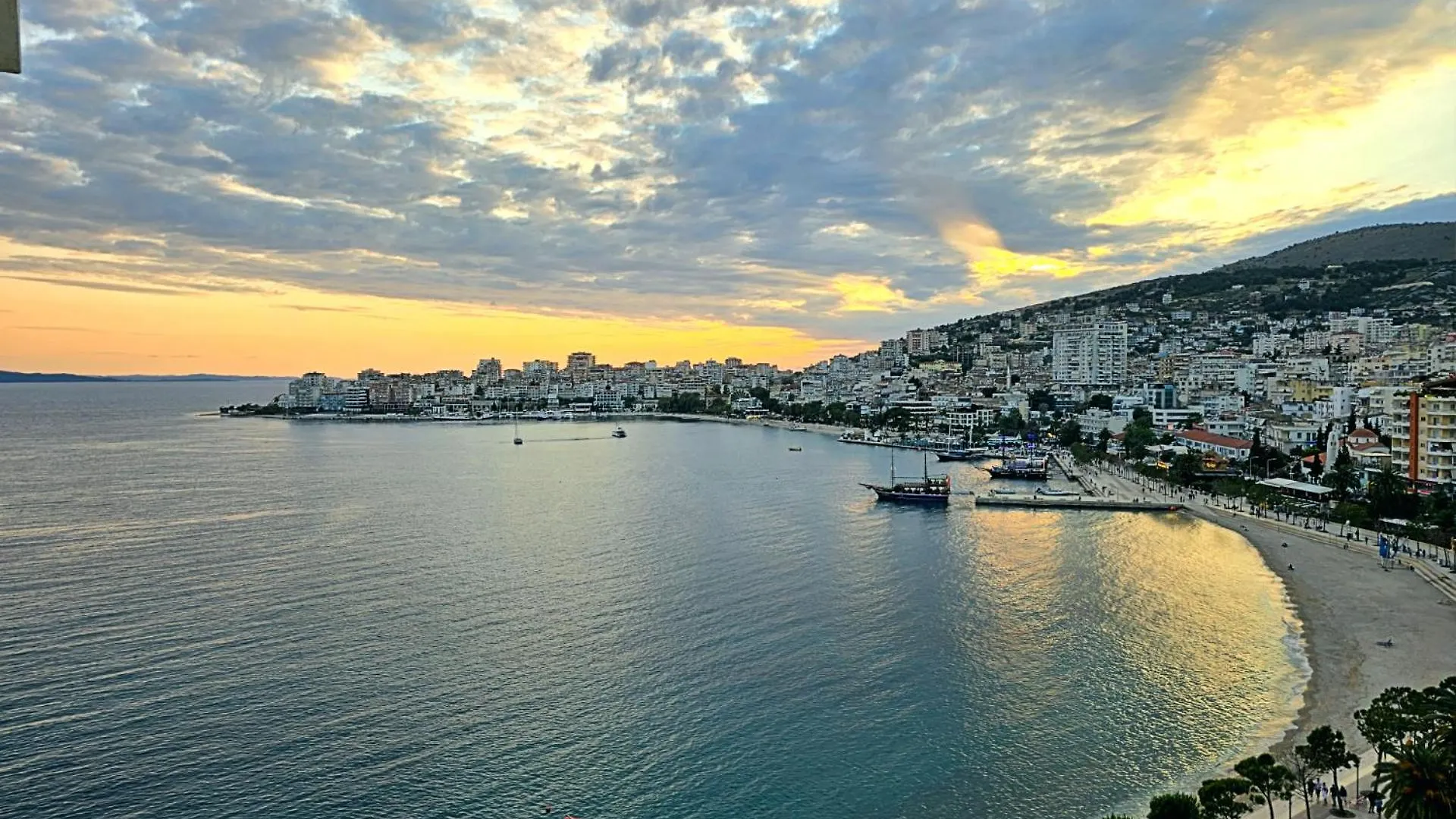 Oni Apartments Sarande