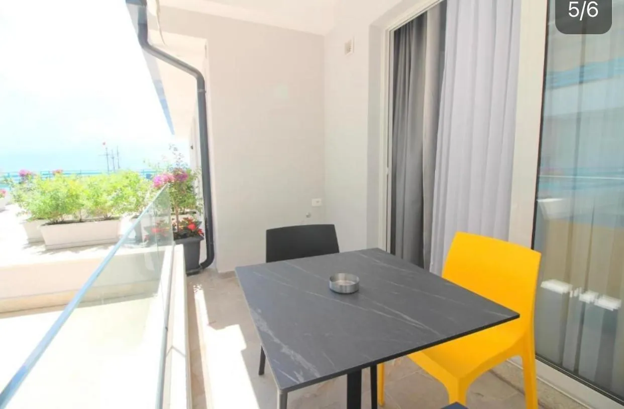 Oni Apartments Sarandë 0*,  Albania